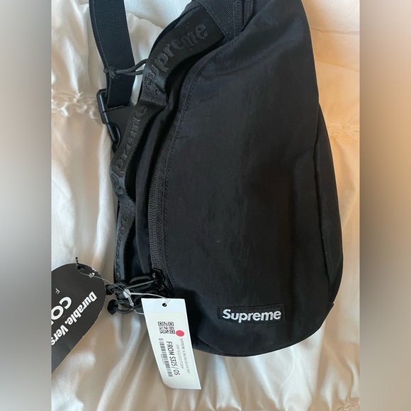 SUPREME Sling Bag FW20 - Picture 2 of 3